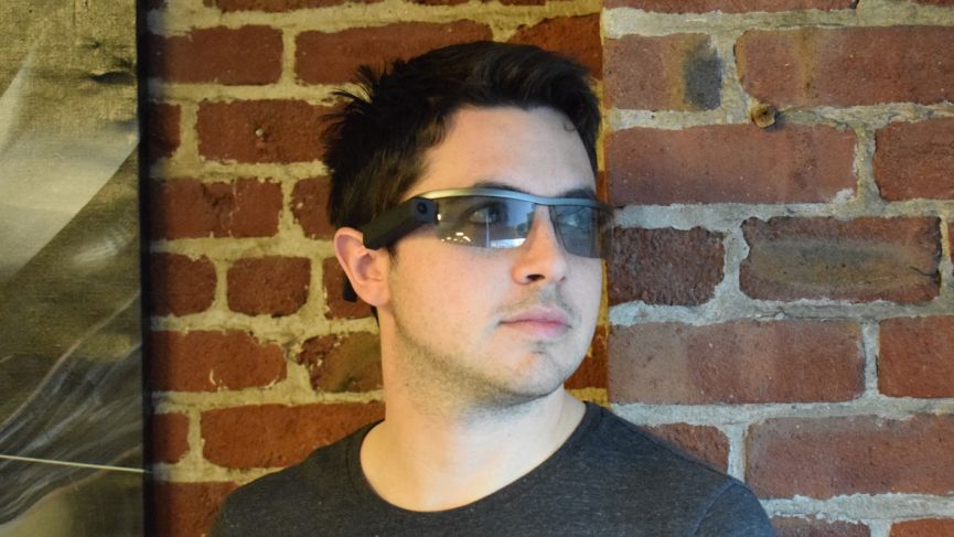 Aira’s smartglasses call on humans, not AI, to help blind people see the world