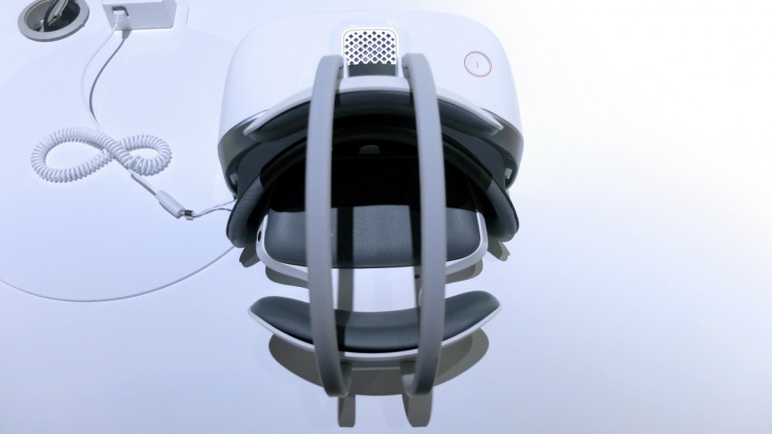 Alcatel Vision first look: This standalone headset needs apps and games quick