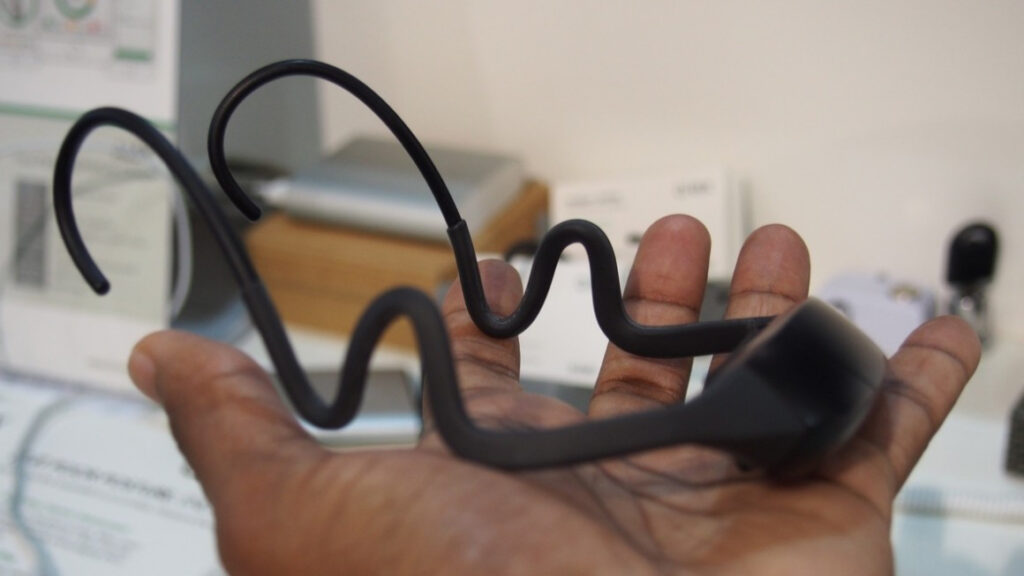Alex posture tracker first look: The wearable that wants to end 'text neck'