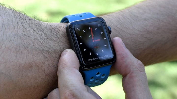 Apple Watch Series 3 v Fitbit Versa 2: Which $200 smartwatch is best for you?