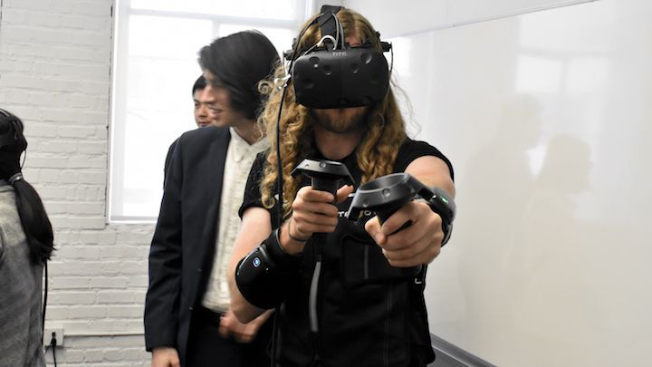 Heat-feeling controllers and VR football: The best of HTC Vive X Demo Day