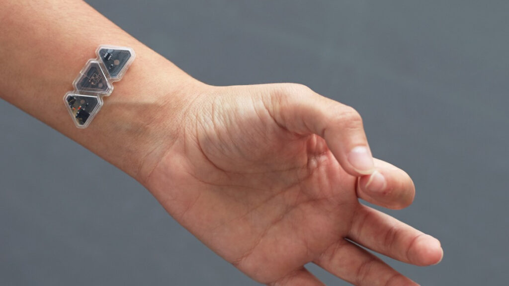 Three futuristic wearable payment devices for 2020 from CSM students