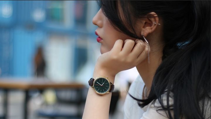 Carah is a stylish smartwatch that wants to keep women safe