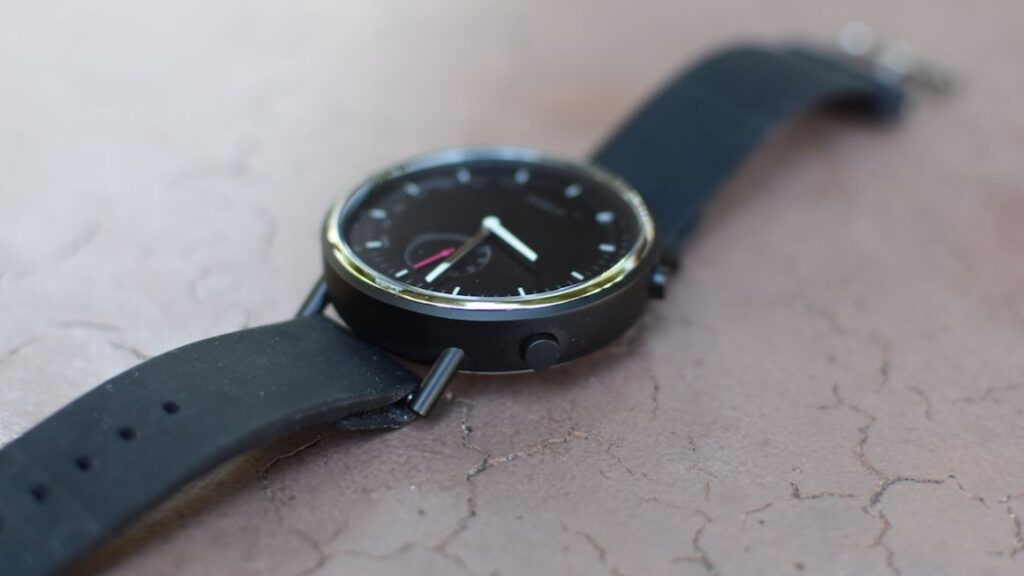 Misfit Command review