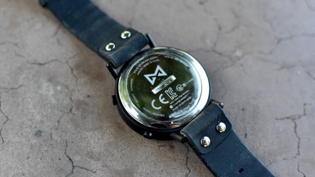 Misfit Command review