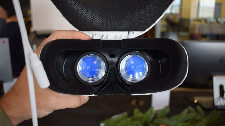 Dell's Mixed Reality Visor is the most comfortable VR headset I've worn