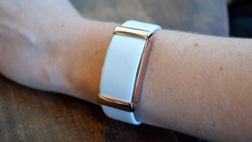 Sona is a fashion forward activity tracker with serious sensor tech