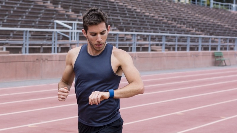 fitbit-surge-lifestyle-image-1449751343-fH8b-column-width-inline