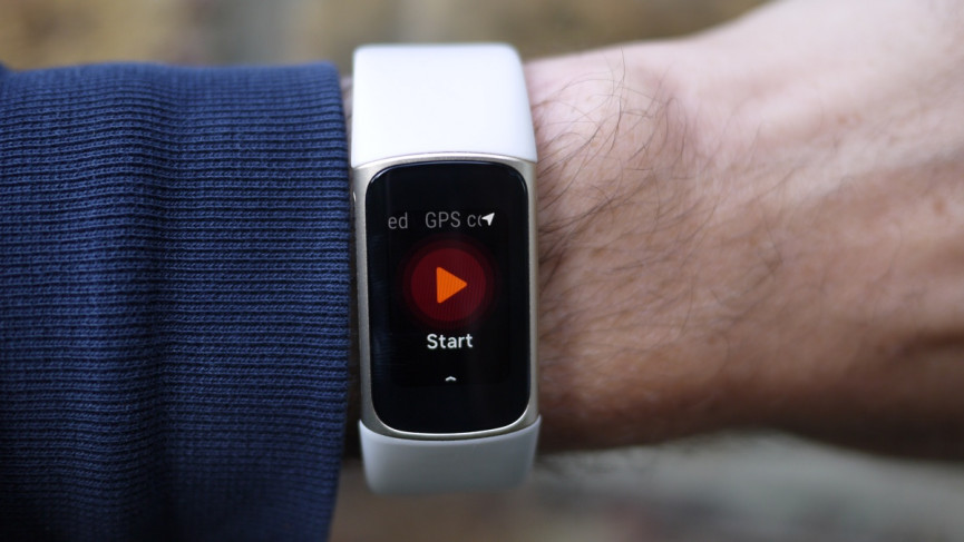 Xiaomi Mi Band 7 v Fitbit Charge 5