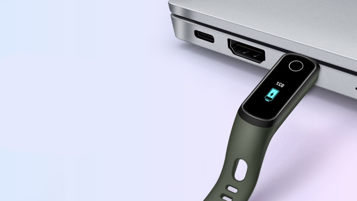 Honor Band 5i is a fitness tracker you don't need to carry a charger with