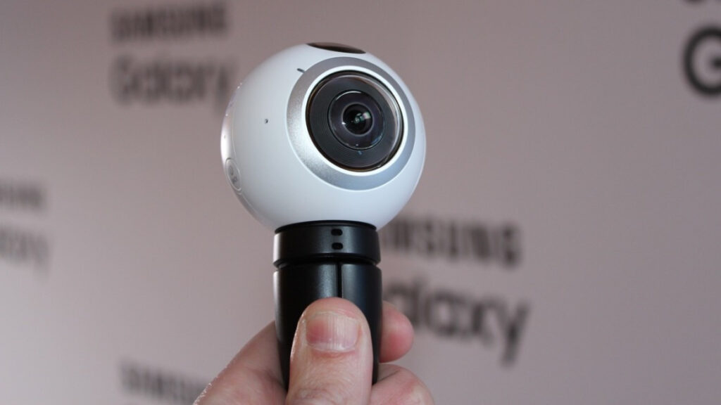 Samsung Gear 360 puts you in the action