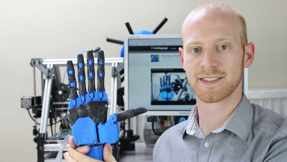 joel-holding-dextrus1-1412871569-97LI-full-width-inline