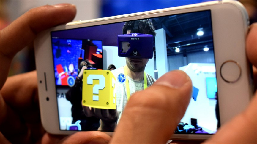 Merge VR's Holo Cube let me play Minecraft in the palm of my hand