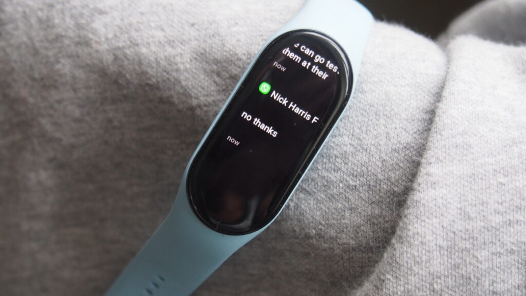 mi-band-7-3-1657193344-YTM5-full-width-inline