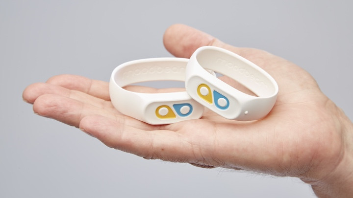Moodbeam One is a smart bracelet that wants to track how you feel