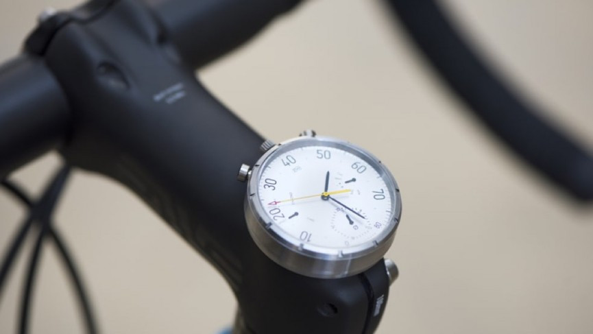 Moskito is a stylish speedometer and smartwatch in one