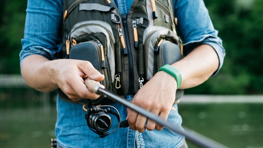 Nopixgo wards off mosquitos by simulating thunderstorm conditions from the wrist