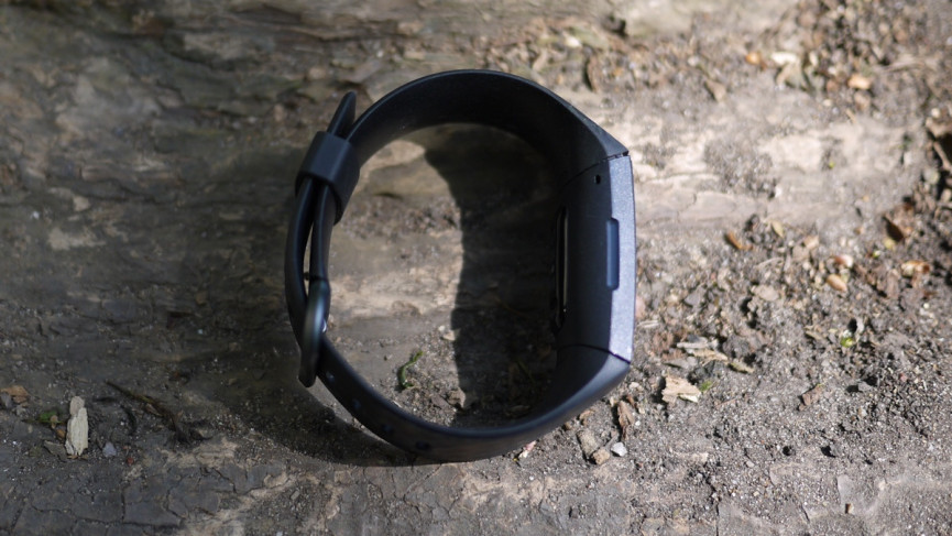 Fitbit Charge 4 vs Inspire HR: Reading this guide could save you money