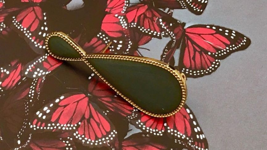 ​Peripherii's smart earrings give you wire-free, hands-free access to Siri & Google