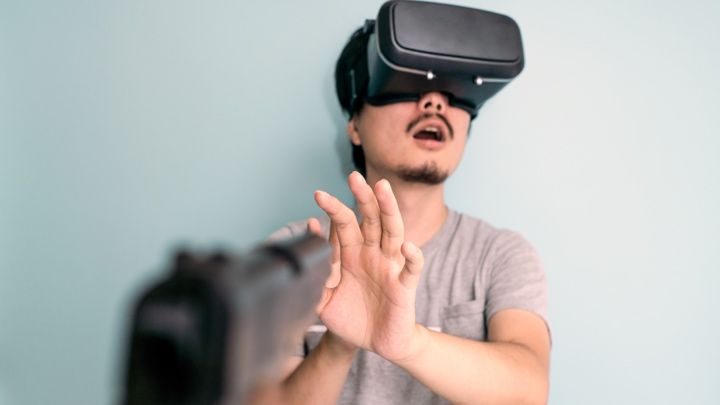 Analysing the deeper context behind stock images of people in VR