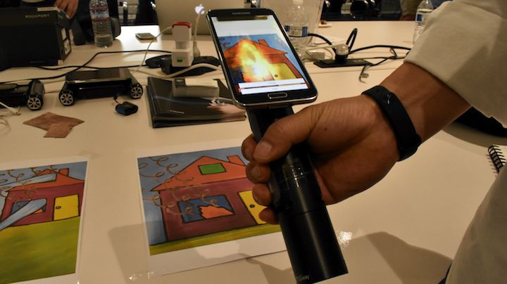 Heat-feeling controllers and VR football: The best of HTC Vive X Demo Day