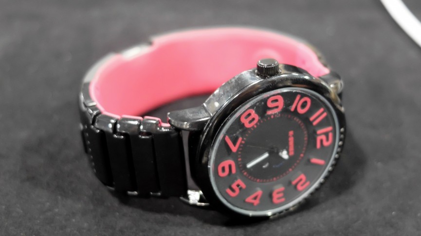 TipTalk could be the ultimate, affordable smartwatch in a strap