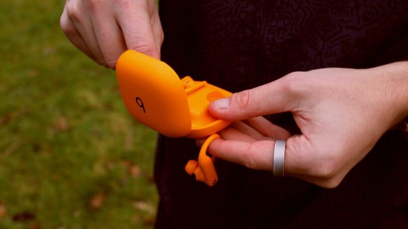 taking beats powerbeats pro 2 out of charging case