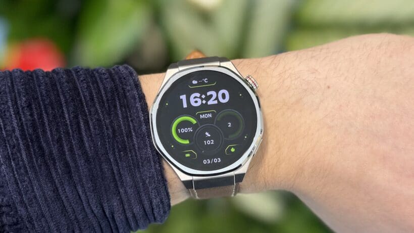 honor-watch-5-ultra-wrist