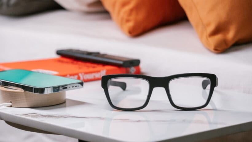Google sets sights on smart glasses comeback with help from this startup