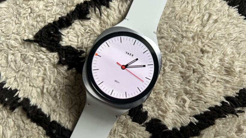 How to change and edit watch faces on a Wear OS smartwatch