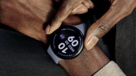 google-pixel-watch-4-moonstone