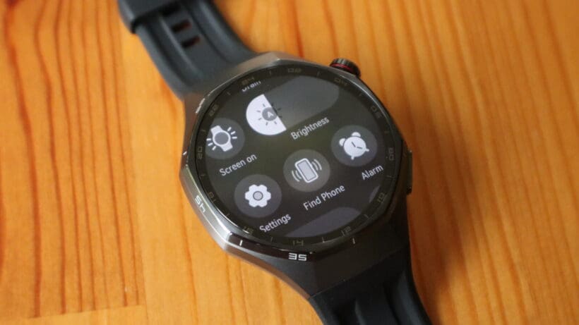 The quick-settings dashboard on the Huawei Watch GT 6 Pro