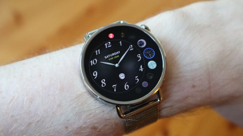 Quick changing watch faces on the Xiaomi Watch S4 41mm.