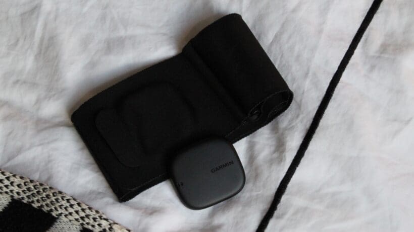 garmin-sleep-index-tracker-on-bed