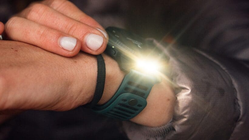 suunto-vertical-2-flashlight