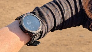 amazfit-t-rex-3-pro-lead-on-wrist